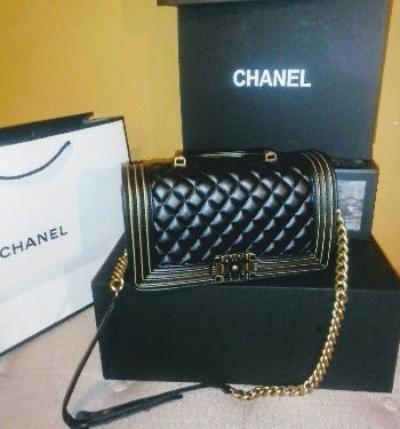 Elegant Leather Flap Bag with Gold Chain