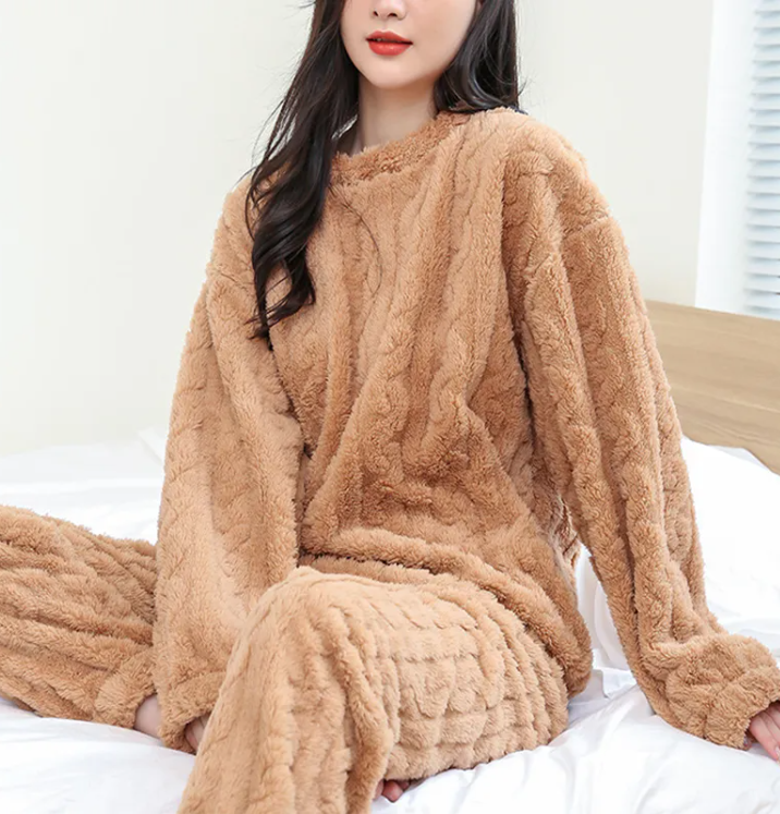 Pijama de Invierno de Terciopelo de Coral Calido